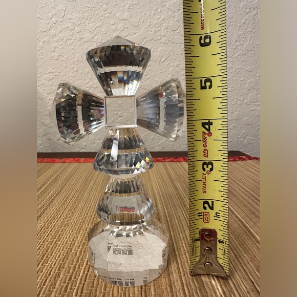 Oleg Cassini 6" CRYSTAL CROSS PAPERWEIGHT Signed - Picture 7 of 11